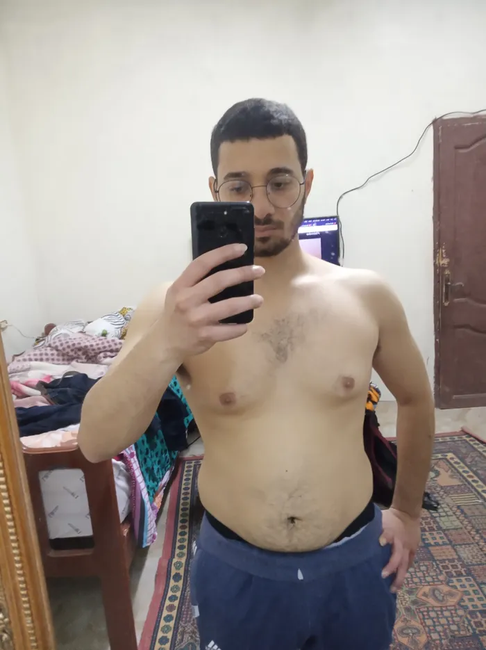Moe before, mirror selfie at home
